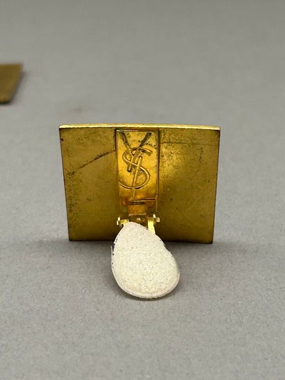 Yves SAINT-LAURENT.
Pair of ear clips in...
