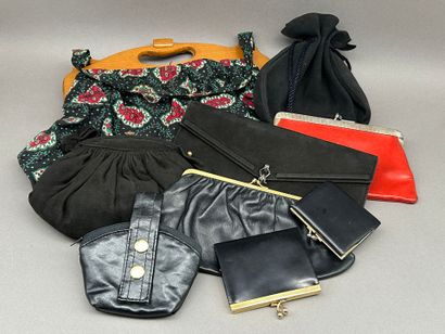 Lot of leather goods including:
- LAFARGUE....