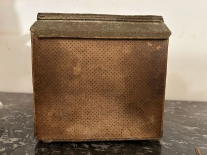 *Lot including : 
- A rectangular box with...