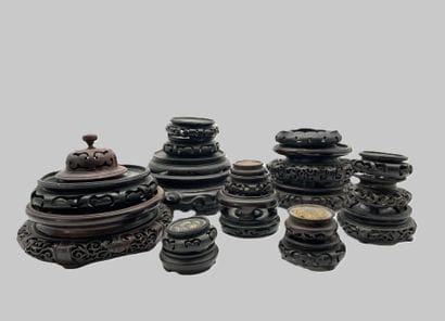 A fine collection of twenty-two round, openwork...