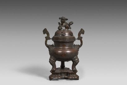 REIGN OF H.M. KHAI DINH (1916–1926). 
Bronze...