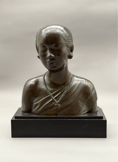 BIEN HOA.
Bust of a young Laotian woman in...
