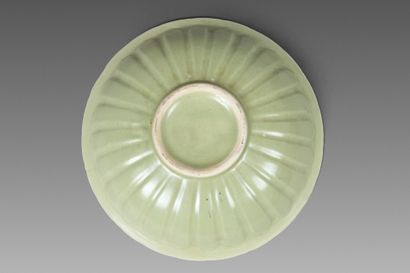 Large Chinese porcelain bowl with celadon...