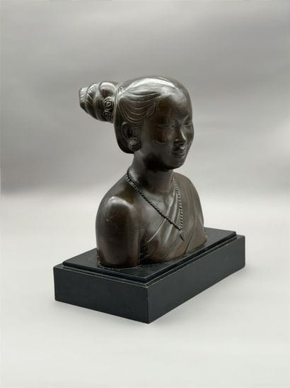 BIEN HOA.
Bust of a young Laotian woman in...