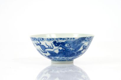 A pair of blue-and-white porcelain bowls,...