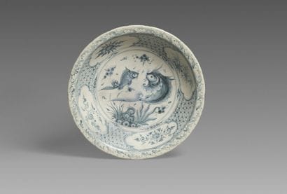 Large Chinese porcelain bowl with celadon...