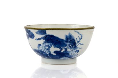 Blue-and-white porcelain bowl, known as “Hué...