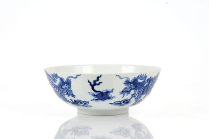 Blue-and-white porcelain bowl, known as “Hue...