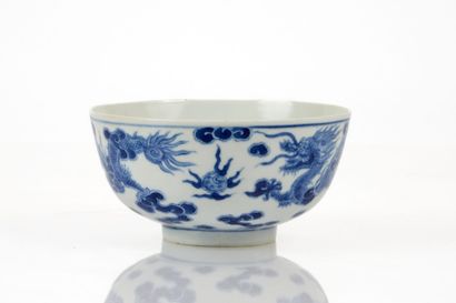 Blue-and-white porcelain bowl, known as “Hue...