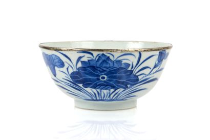 Blue-and-white porcelain bowl, known as “Hue...