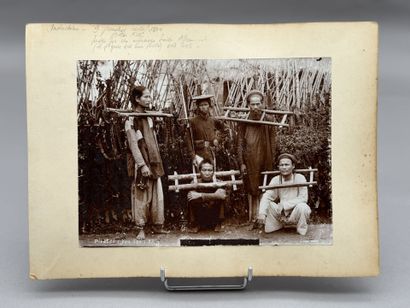 1890
[TONKIN]
Ensemble de seize tirages albuminés...