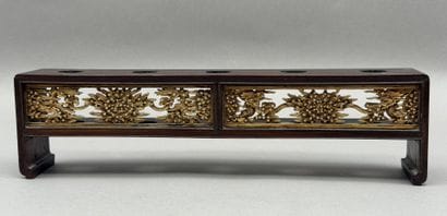 *Five-hole brush holder, used as a holder...