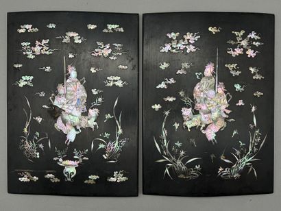 Set of 4 black-lacquered wooden trays with...