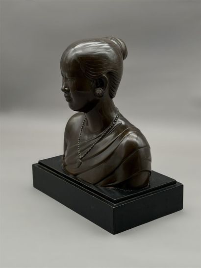 BIEN HOA.
Bust of a young Laotian woman in...