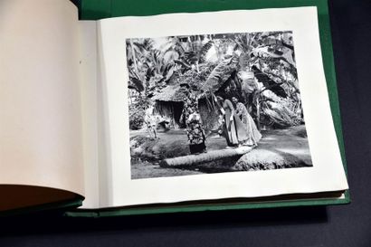 1950

Regards sur l'Indochine : 

1/ Type...