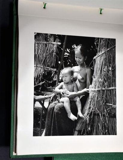 1950

Regards sur l'Indochine : 

1/ Type...