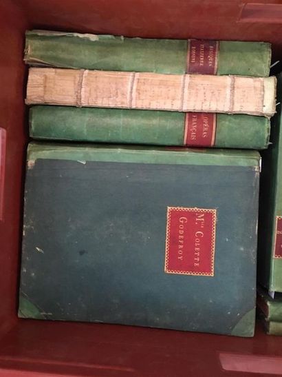 [MUSIQUE]. Un ensemble de 25 volumes in-4°...
