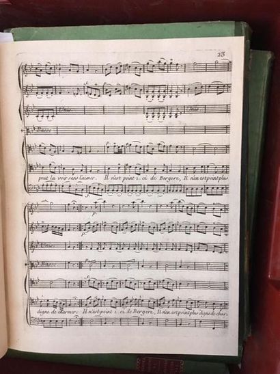 [MUSIQUE]. Un ensemble de 25 volumes in-4°...