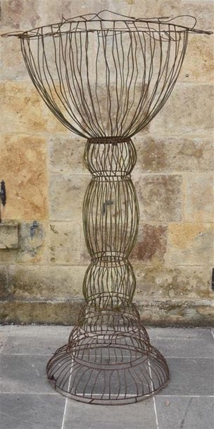 Imposant élément de décor de jardin en fer,...