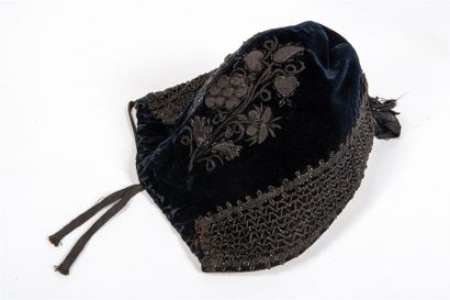 Deux coiffes, Alsace, XIXe siècle
Bonnets...