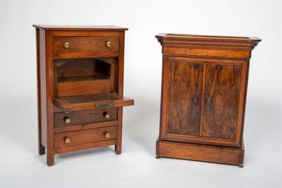 Armoire en placage de noyer d'époque Louis-Philippe
Ouvrant...