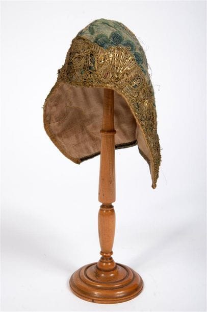 Coiffe brodée Alsace, XVIIIe siècle, 
Bonnet...