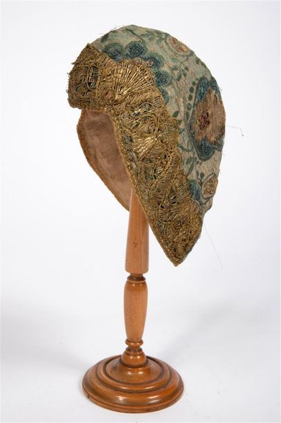 Coiffe brodée Alsace, XVIIIe siècle, 
Bonnet...