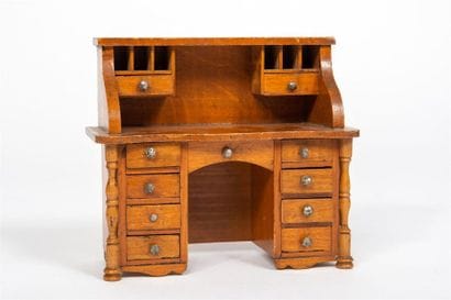 Petit bureau à gradins de style anglais,...