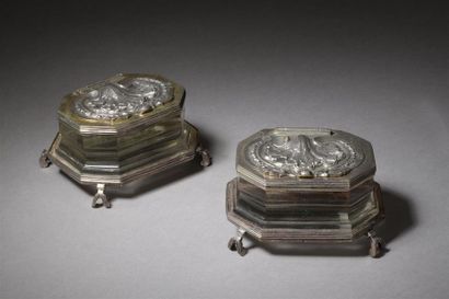 Paire de salières en argent et cristal par...