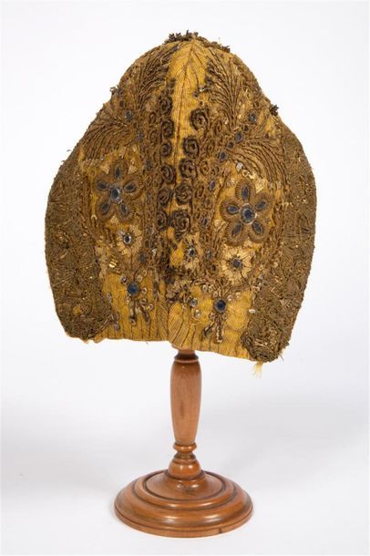 Coiffe brodée, Alsace, fin du XVIIIe siècle
Bonnet...