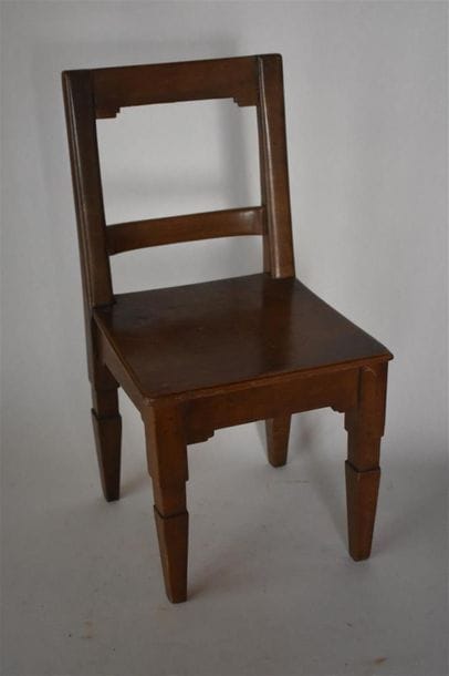 Chaise d'enfant en bois naturel, dans le...
