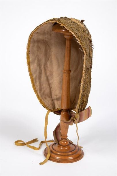 Coiffe brodée Alsace, fin du XVIIIe siècle,
Bonnet...
