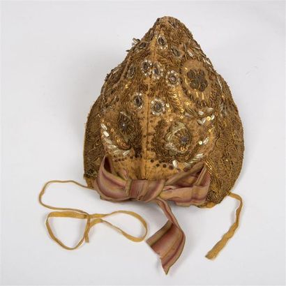 Coiffe brodée Alsace, fin du XVIIIe siècle,
Bonnet...