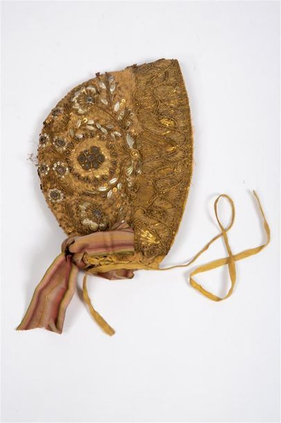 Coiffe brodée Alsace, fin du XVIIIe siècle,
Bonnet...