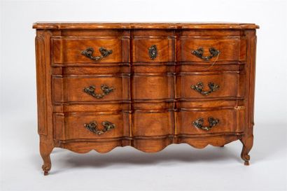 Commode en bois naturel mouluré de style...