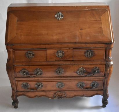 Scriban en bois naturel d'époque Louis XV
Ouvrant...