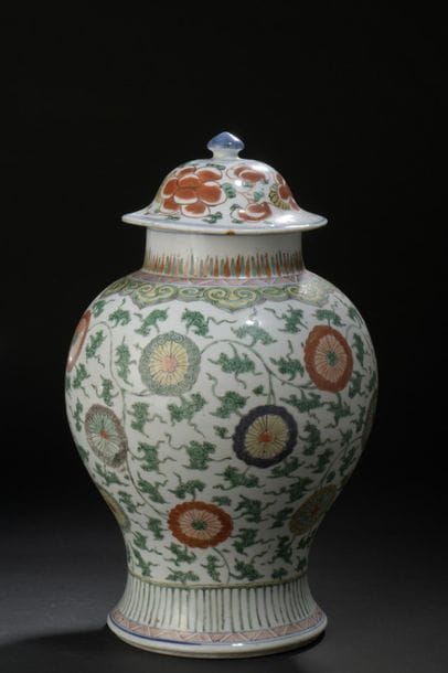Covered porcelain vase green family
China,...