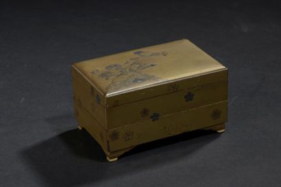 Small covered lacquered wooden box
Japan,...