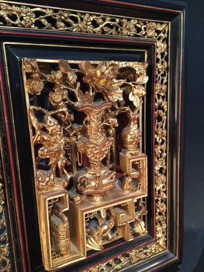 Black and gold lacquered wooden box
South...