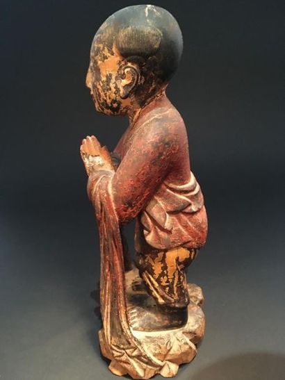 Carved and lacquered wooden hoho statue
China,...