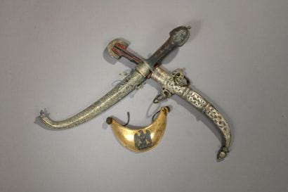 Officer's collar. Brass tray with silver...