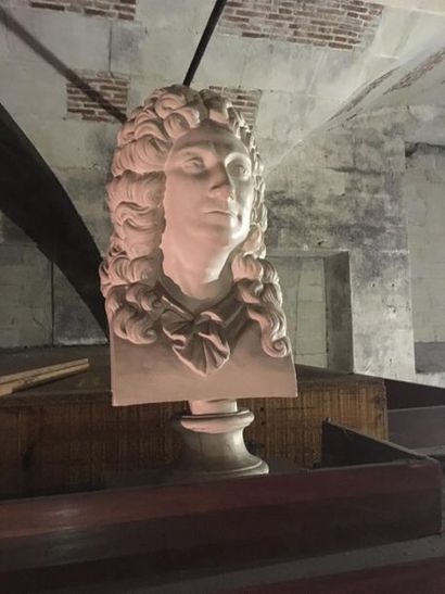 Suite de neuf bustes en plâtre représentant...