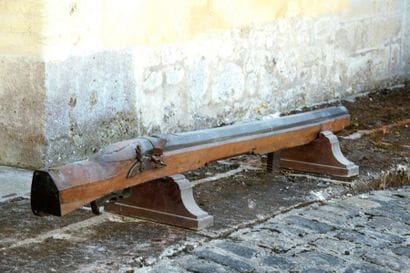 Large, flintlock, bulletproof rifle. Bronze...
