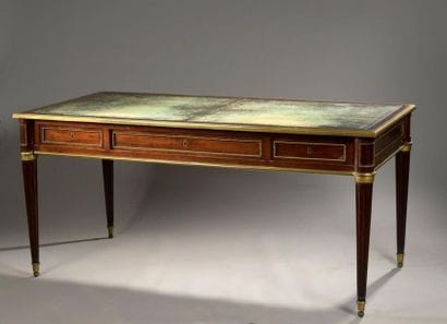 Flat desk in mahogany and mahogany veneer...