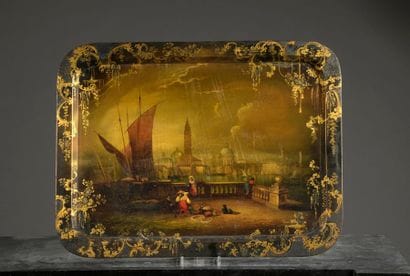 Plateau d'époque Napoléon III
En papier mâché...
