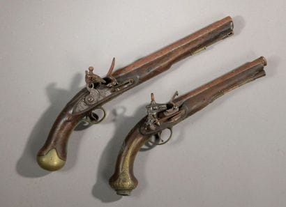 Spanish pistol, belt, flintlock. Round barrel,...