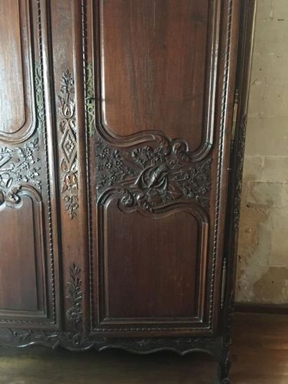 Armoire en chêne moulurée et sculptée Normandie...