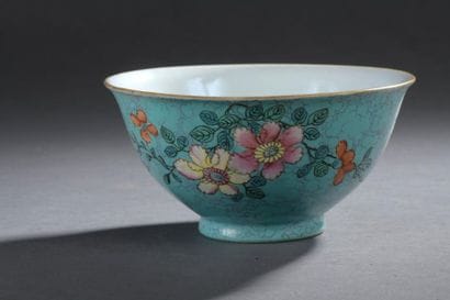 China, 19th century Porcelain
bowl with polychrome...