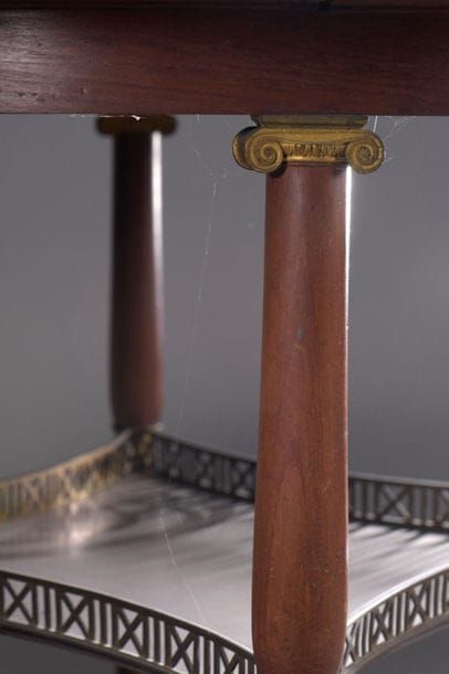 Mahogany and mahogany veneer round game table...