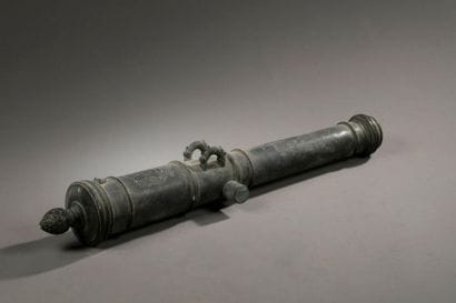 Bronze barrel, with reinforcing ribs, two...